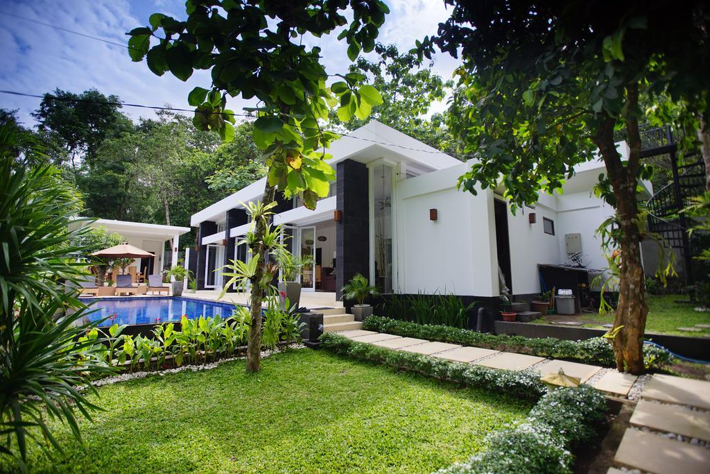 Narvik Villa Lombok Exteriör bild