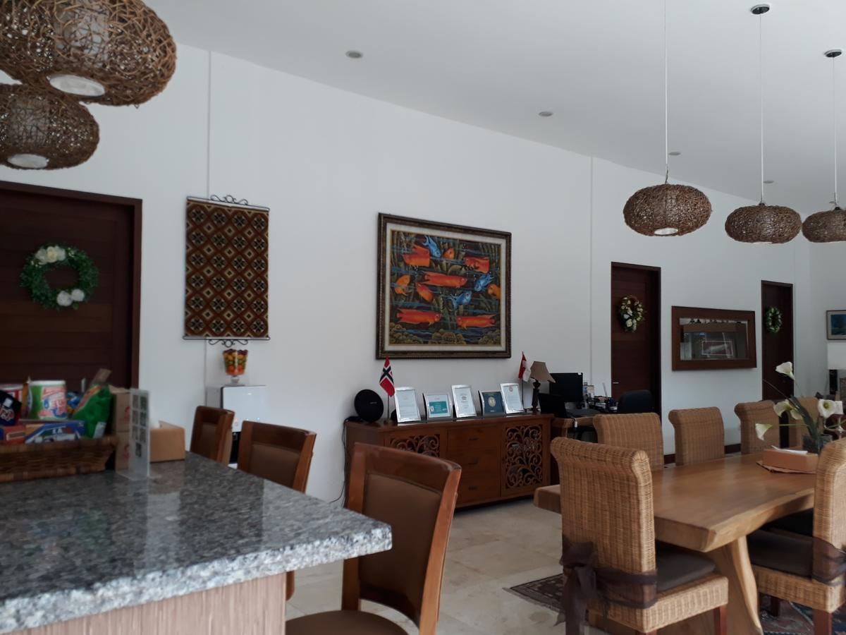 Narvik Villa Lombok Exteriör bild