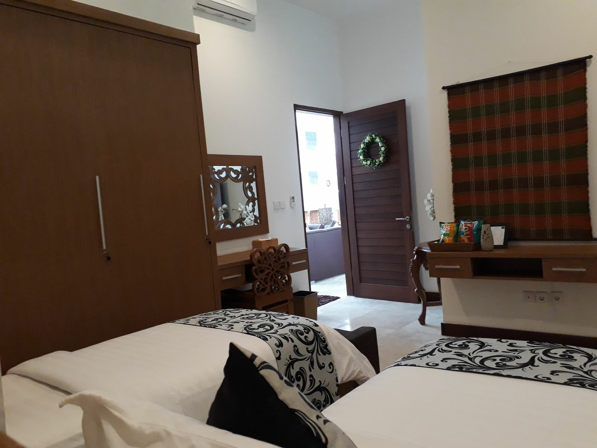 Narvik Villa Lombok Exteriör bild